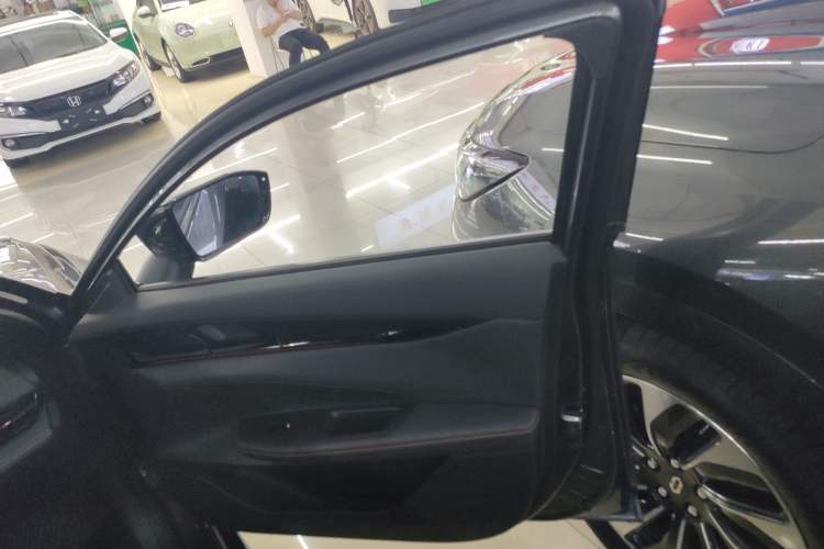 Used Changan UNI-V 2024 1.5T Prestige Edition
