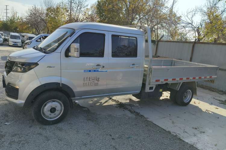 Used Jinbei Gold Card S6 2023 1.6L Manual Double-Cab Standard Version with 3.0-Meter Cargo Bed SWD16MS