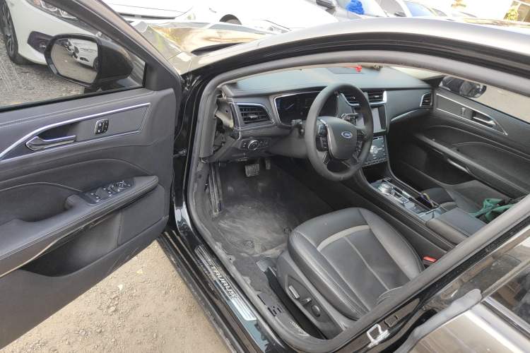 Used Ford Taurus 2015 EcoBoost 245 Luxury Model