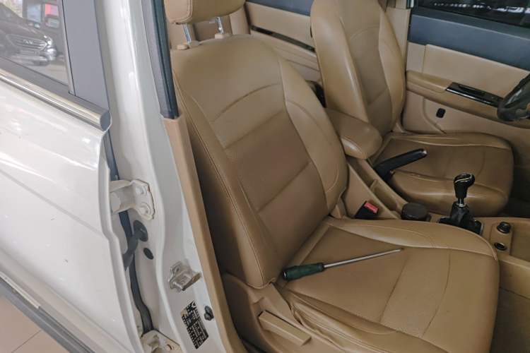 Used Wuling Hongguang 2014 1.2L S Comfort Model China IV
