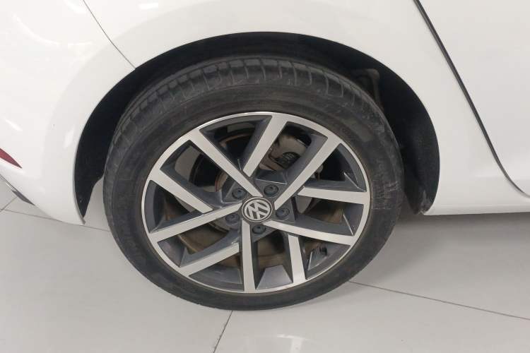 Used Volkswagen Golf 2020 Zhiai Edition 200TSI DSG Comfortable & Ambitious Version
