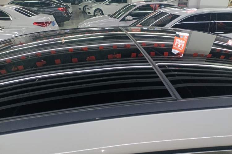 Used Mercedes-Benz E-Class 2019 E 300 L Sporty and Stylish Model