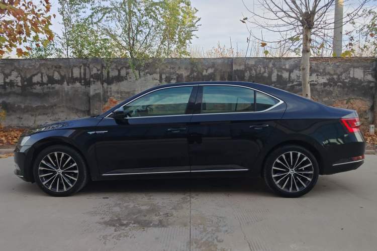 Used Skoda Superb 2016 TSI330 DSG Smart Drive Edition
