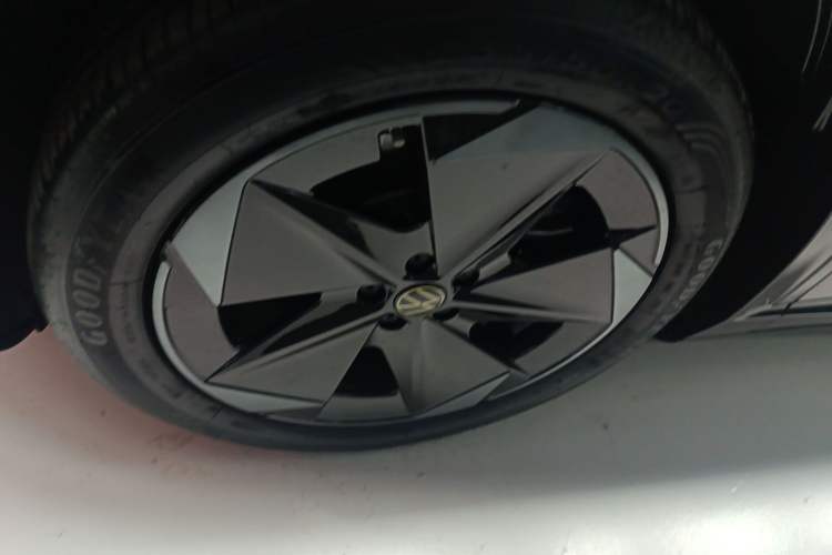 Used Volkswagen ID.UNYX 2024 Pro Long-Range Version
