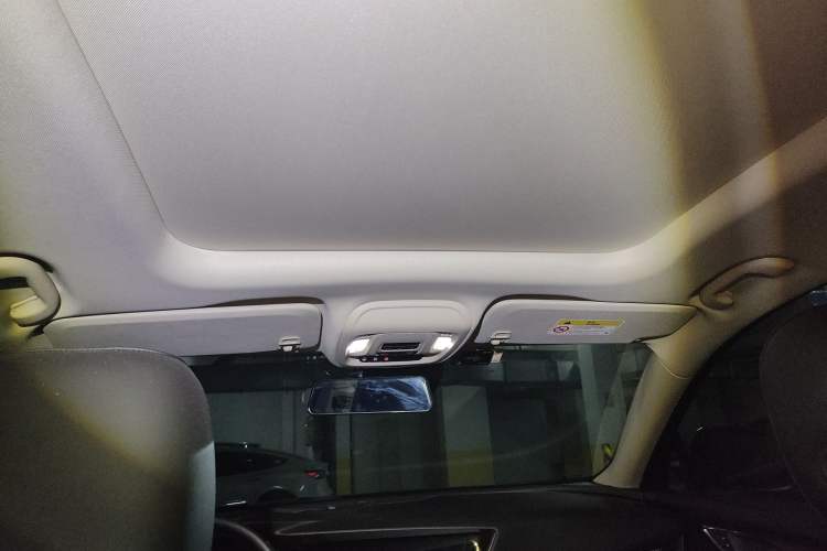 Used Buick Envision 2022 Encore S 552T Two-Wheel-Drive Luxury Model
