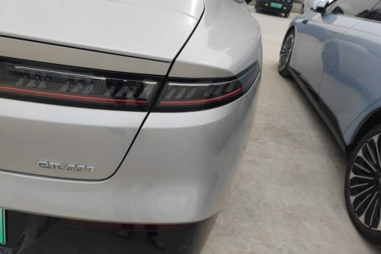 Used  eπ007 2024 540 All-Wheel Drive Pro Edition