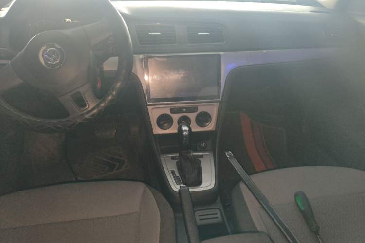 Used Volkswagen Lavida 2013 Revised Classic 1.6L Automatic Fashion Edition
