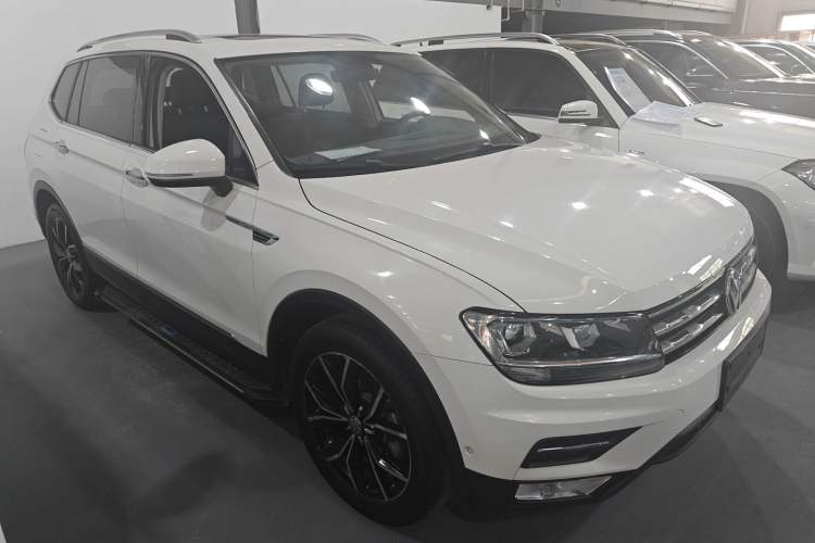 Used Volkswagen Tiguan L 2019 Revised 330TSI Automatic Two-Wheel Drive Smart & Luxury Edition China VI Standard
