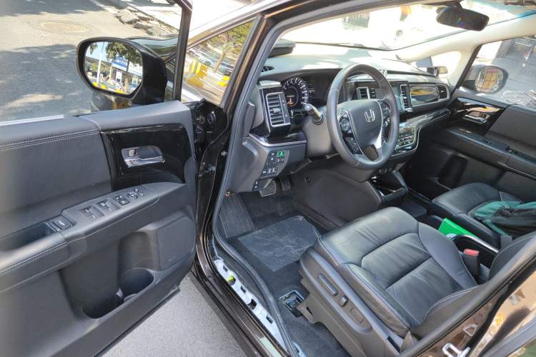 Used Honda Elysion 2019 2.0L Hybrid Luxury Edition
