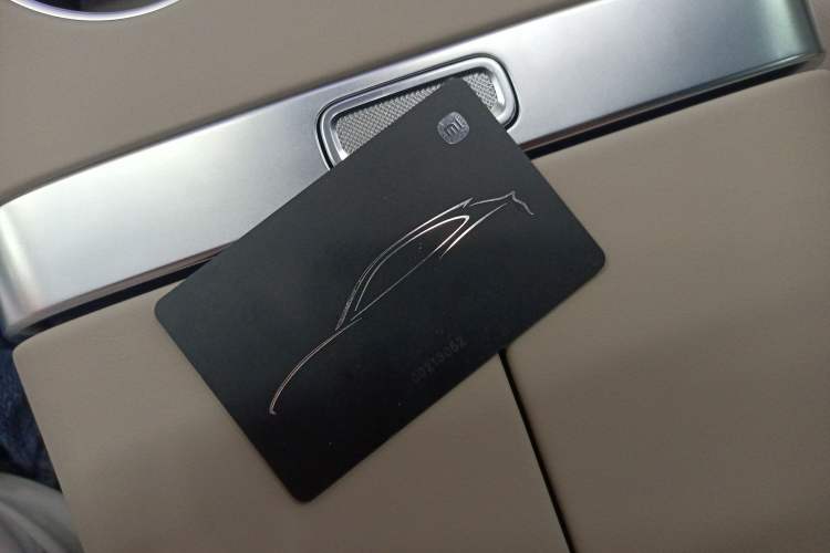 Used  YU7 2025 Ultra-Long Range High-Performance All-Wheel-Drive Max Edition
