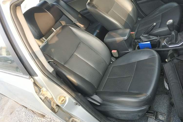 Used Zotye Z300 2014 New Vision 1.5L Manual Luxury Model
