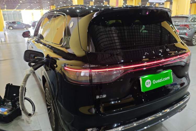 Used Hima AITO M8 2025 Extended-Range Max+ Version 53.4 kWh 6-Seater Edition