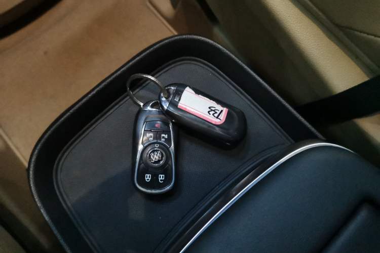 Used Buick GL8 2021 ES Land Cruiser 653T Luxury Edition
