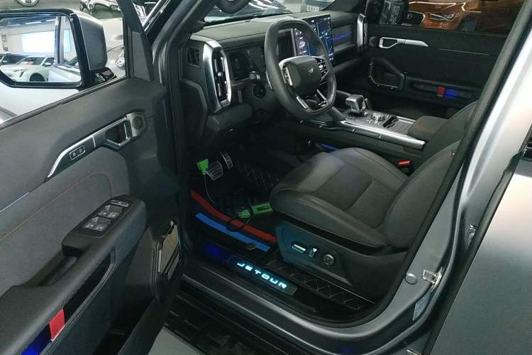 Used Jetour Traveler 2023 2.0T All-Wheel Drive CrossPRO+
