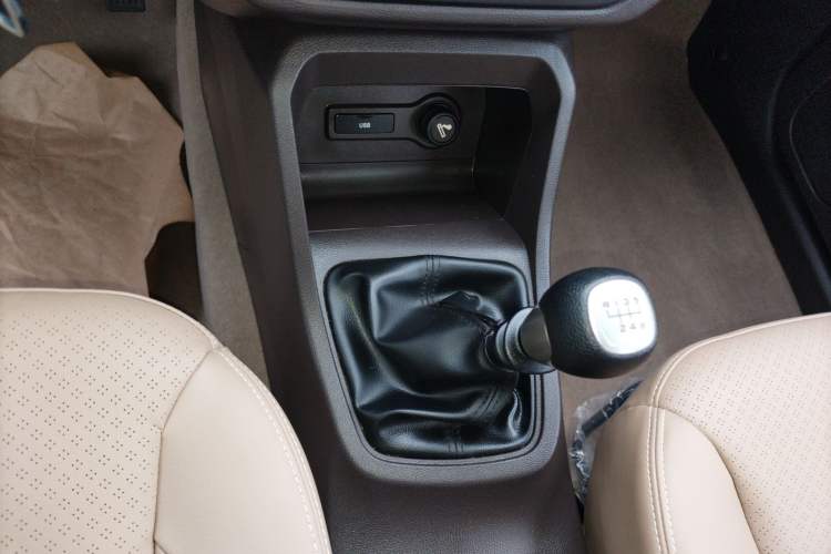 Used Wuling Hongguang 2019 1.5L S Comfort Edition China VI LAR
