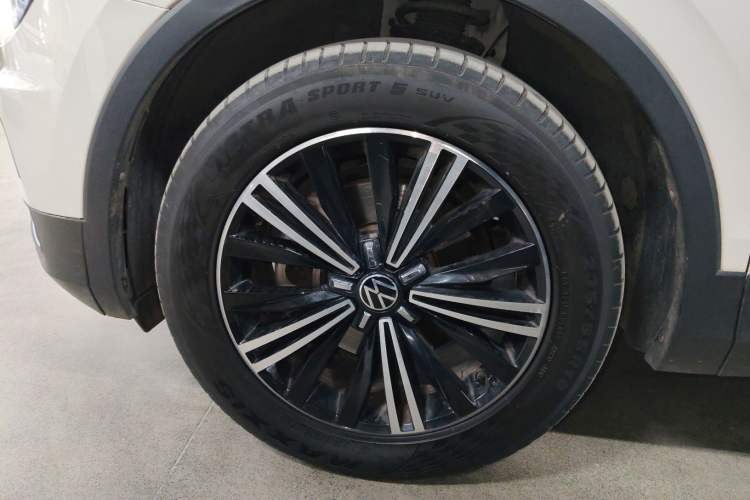 Used Volkswagen Tiguan L 2021 330TSI Automatic Two-Wheel Drive Smart Edition
