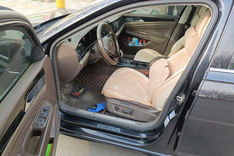 Used Volkswagen Passat 2019 330TSI Luxury Edition China VI Standard