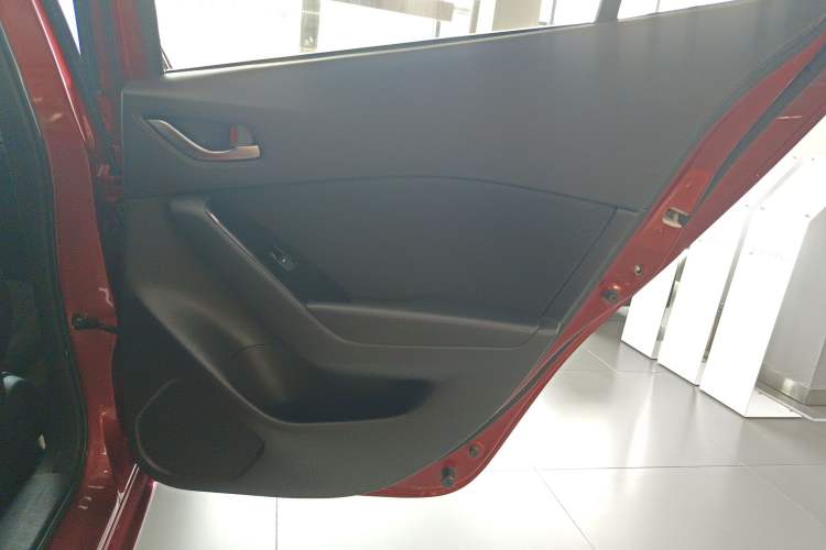 Used Mazda Mazda 3 Axela 2017 Sedan 1.5L Automatic Luxury Model Emission Standard China V
