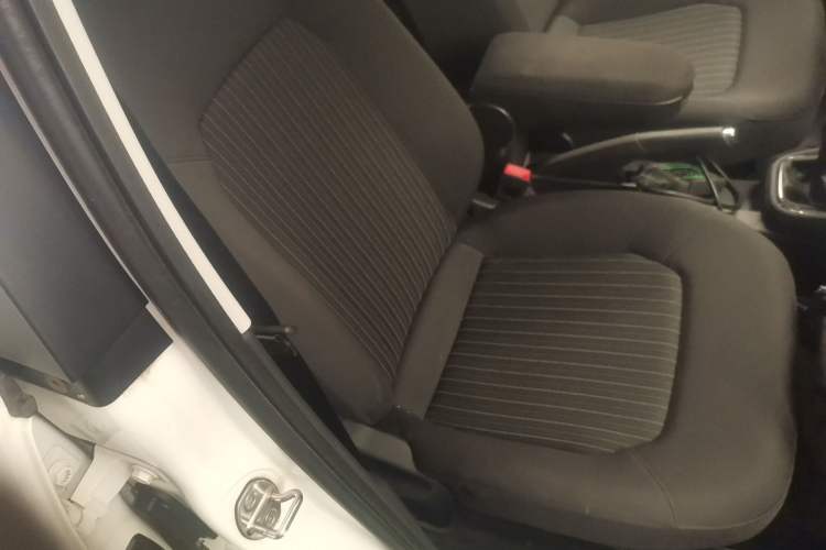 Used Volkswagen Jetta 2015 Zhuihui Edition 1.6L Manual Comfort Model
