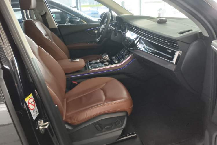 Used Audi Q7 2021 45 TFSI quattro S line Sport model