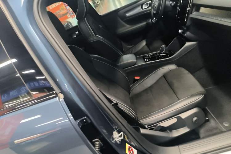 Used Volvo XC40 2022 T4 Four-Wheel Drive Smart & Dynamic Sport Edition