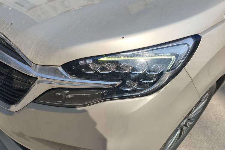 Used Buick GL8 2021 ES Landtrek 653T Luxury Model
