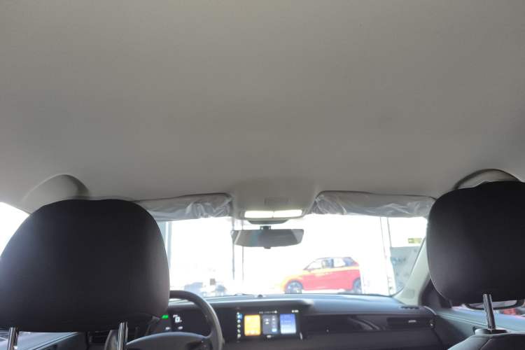 Used Roewe i5 2023 1.5L Manual Comfort Edition
