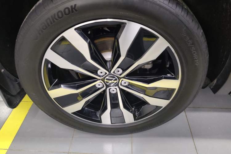 Used Volkswagen Tiguan L 2024 330TSI Automatic Two-Wheel Drive R-Line Enhanced Edition