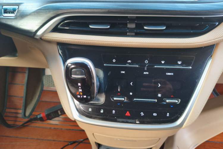 Used Buick GL8 2020 ES Land Cruiser 653T Luxury Model
