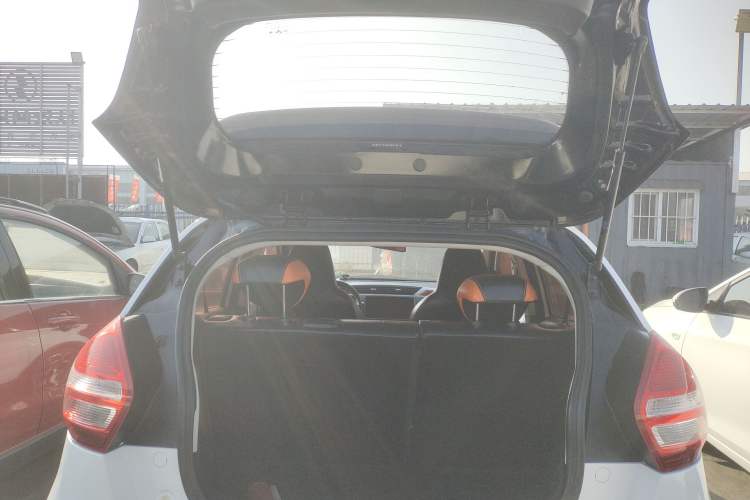 Used Geely Auto Vision X1 2017 1.3L Automatic Fun Edition
