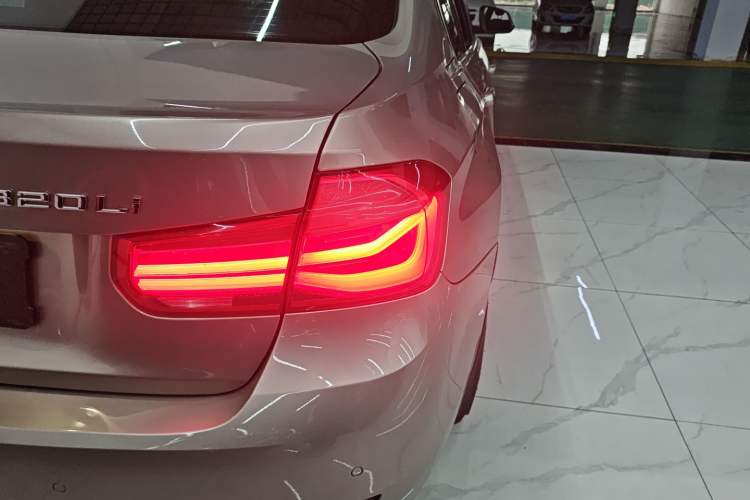 Used BMW 3 Series 2018 320Li Fashion Model