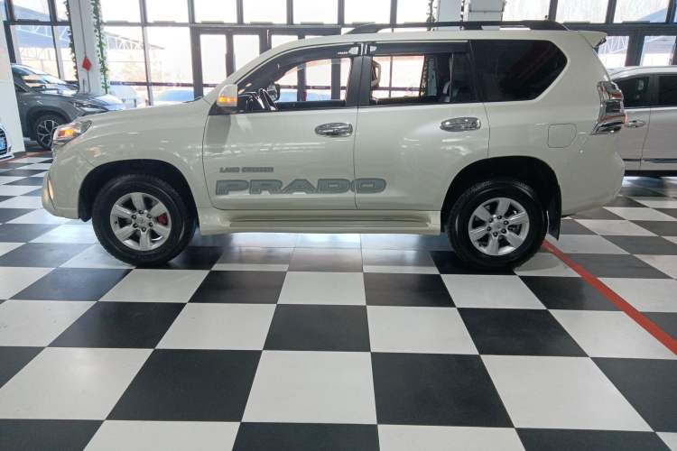 Used Toyota Prado 2016 2.7L Automatic Standard Edition
