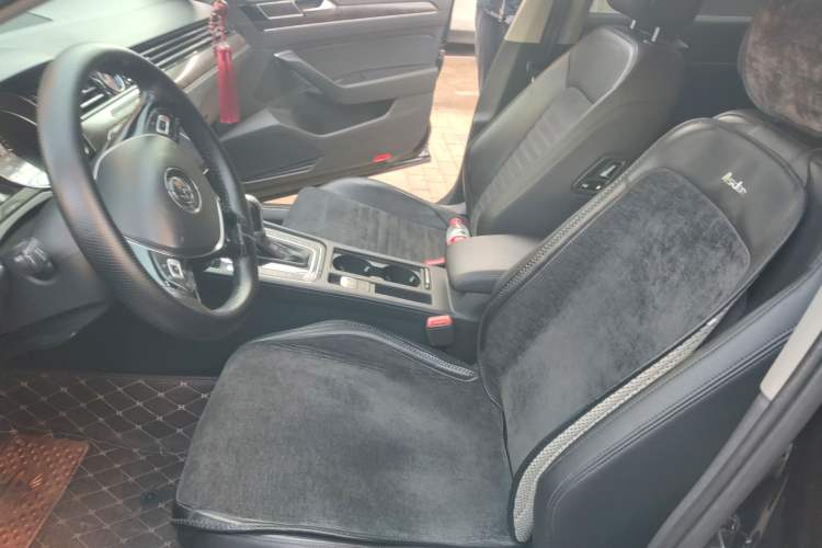 Used Volkswagen Magotan 2017 330TSI DSG Luxury Model
