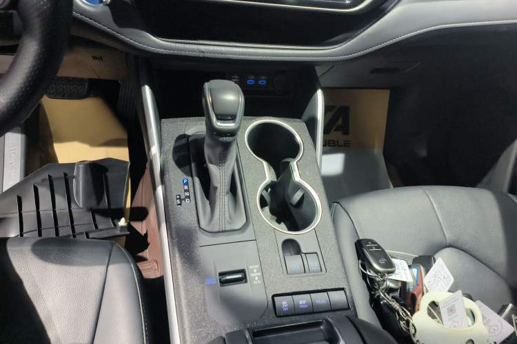 Used Toyota Highlander 2022 Dual-Engine 2.5L Four-Wheel Drive Prestige Version 7 Seats