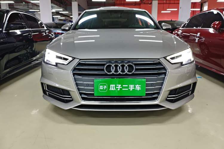 Used Audi A4L 2018 30th Anniversary Edition 40 TFSI Fashion Model
