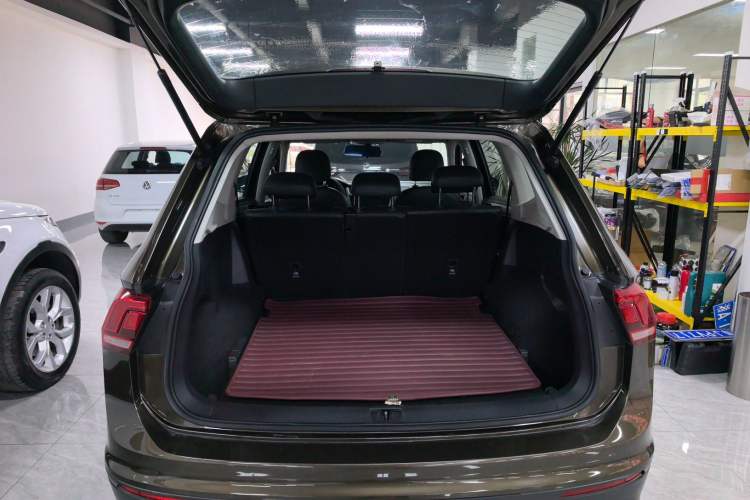 Used Volkswagen Tiguan L 2017 330TSI Automatic Two-Wheel Drive Luxury Edition