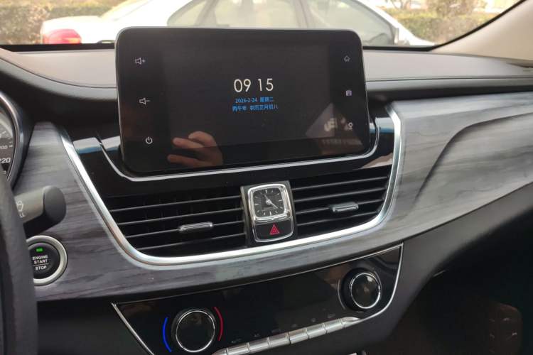 Used Baojun 730 2017 1.5T DCT Flagship Model 7 Seats China V Emission Standard