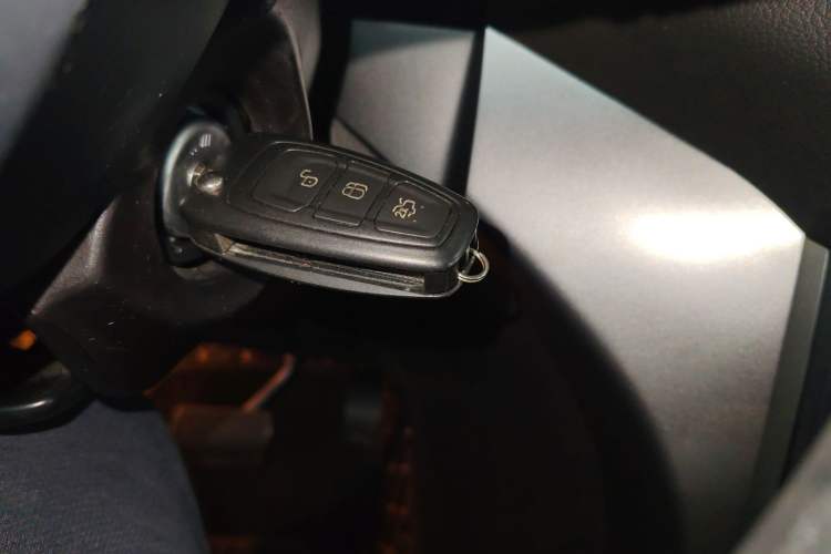 Used Ford Kuga 2017 EcoBoost 180 Two-Wheel-Drive Tiger Leap Model