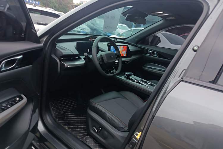 Used Oshan Z6 2022 Blue Whale 1.5T DCT Luxury Model