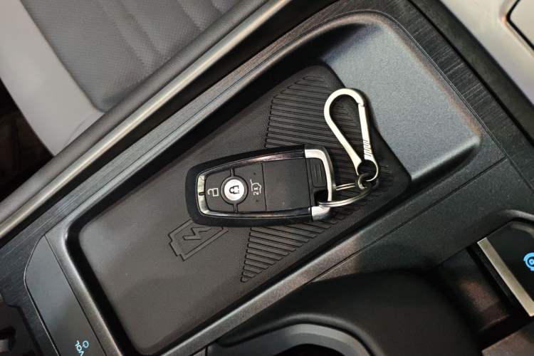 Used Ford Edge 2023 Edge L 2.0T EcoBoost E-Hybrid Four-Wheel Drive Seven-Seat Supreme Model