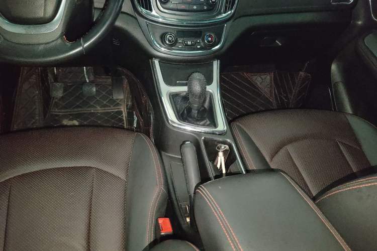 Used Baojun 560 2015 1.8L Manual Luxury Model
