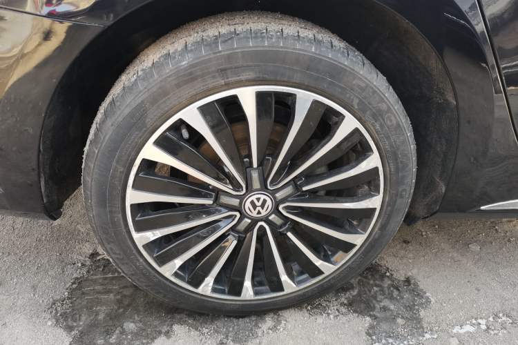 Used Volkswagen Passat 2017 330TSI DSG Luxury Edition
