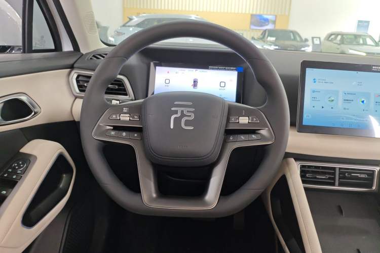 Used BYD Yuan UP 2025 Model 301KM Leading Version