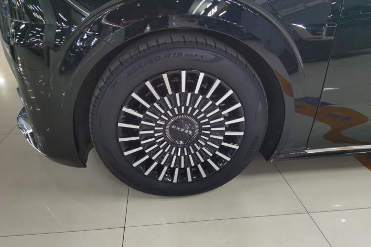 Used Zeekr 009 2024 Six-Seat Executive Version 4WD 108 kWh
