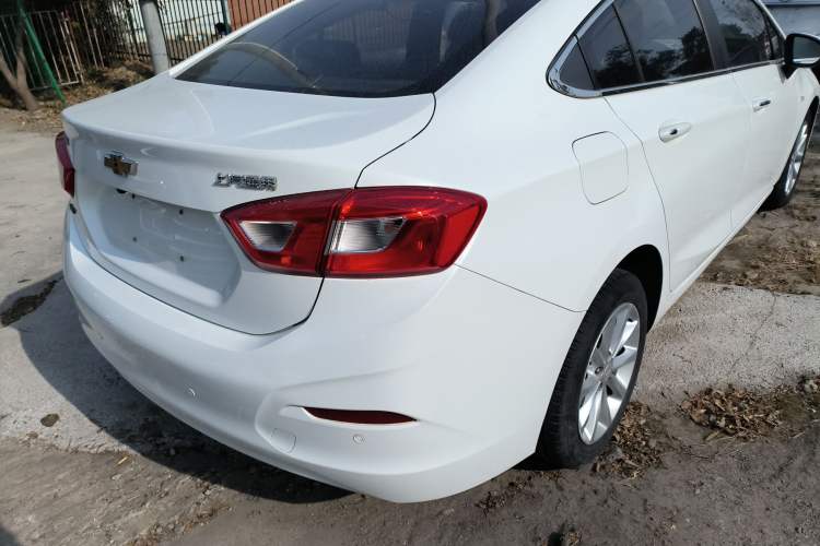 Used Chevrolet Cruze 2017 1.5L Automatic Pioneer Sunroof Edition