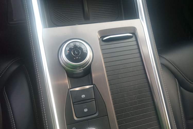 Used Ford Explorer 2023 EcoBoost 285 Four-Wheel Drive Stylish Plus Version 7 Seats