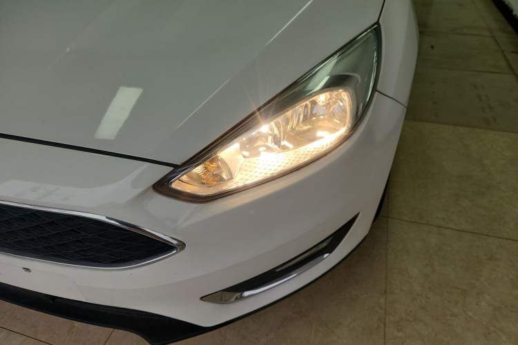 Used Ford Focus 2017 Hatchback EcoBoost 125 Automatic - Ultra-Powerful Style Edition with Smart Drive Features