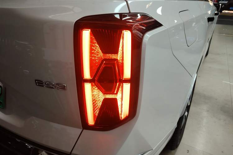 Used GAC Trumpchi ES9 2024 PHEV with 143 km Max