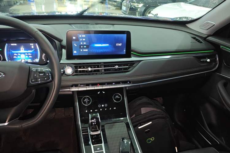 Used Chery Tiggo 8 2025 Excellence Edition 230 TCI Automatic Luxury Version 5 Seats
