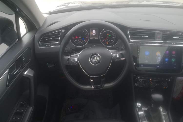 Used Volkswagen Tiguan L 2018 330TSI Automatic Two-Wheel Drive Luxury Edition
